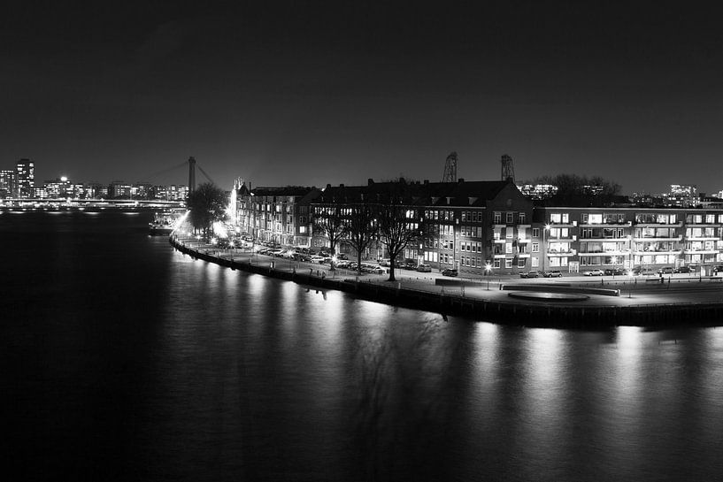 Willemsbrug in de avond Rotterdam zwart-wit by Dexter Reijsmeijer