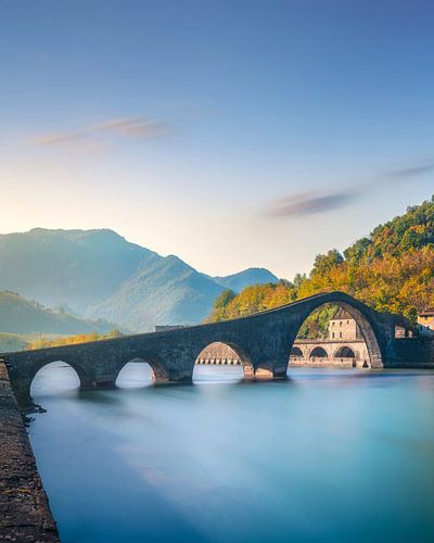 Brug van de Duivel en Serchio rivier, Toscane