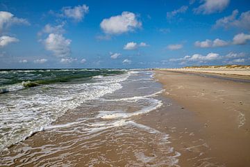 Wellen am Strand von Amrum von Alexander Wolff