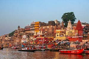 Die Ghats von Varanasi am Ganges