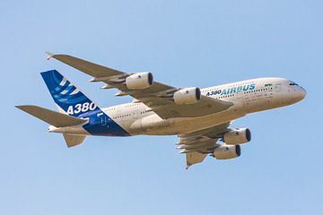 Airbus A380 fly-by van Roque Klop