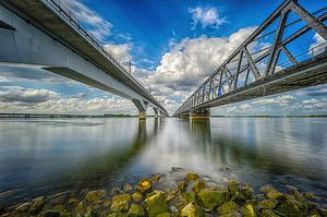 Dubbele spoorbrug Hollands Diep van Leon Okkenburg