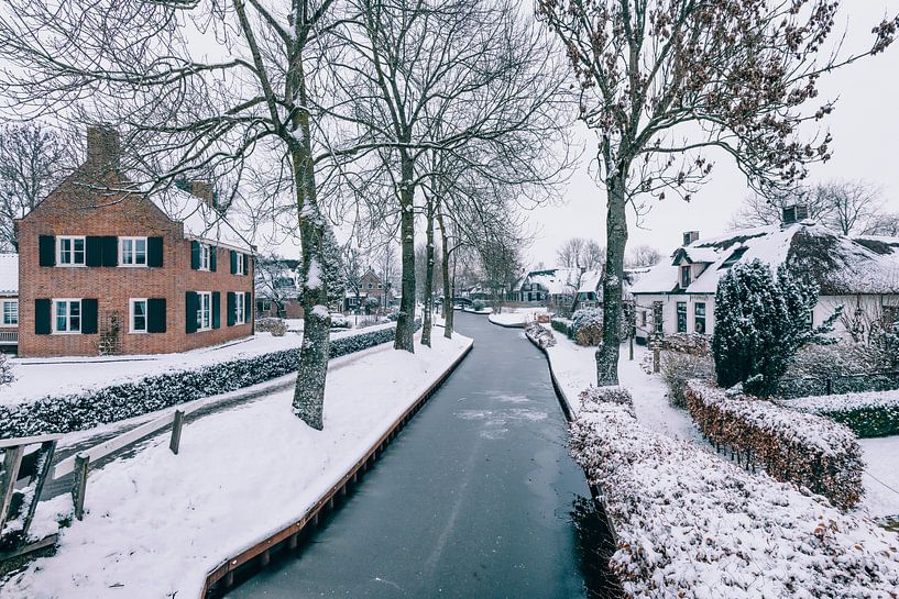 Winter im Dorf Giethoorn mit den berühmten Kanälen von Sjoerd van der Wal Fotografie