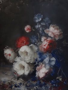 Klassisches Stillleben mit Blumen in Rot, Weiß und Blau