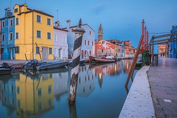 Venetiaanse grachten van Burano van Jean Claude Castor