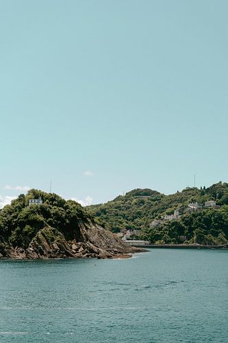 Spaans eiland bij de kust van San Sebastian