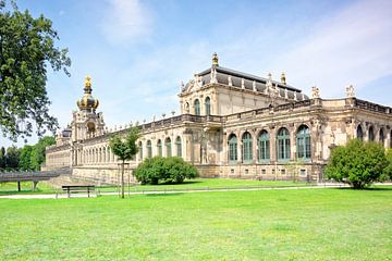 Kronentor des Dresdner Zwingers – Barocke Pracht