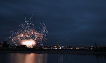 Feux d'artifice de Nijmegen vierdaagse 2023 sur bart dirksen