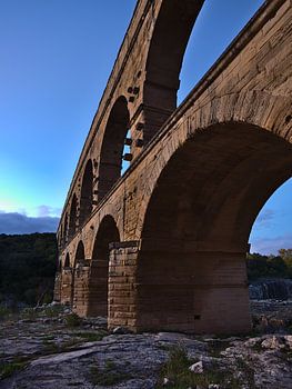 Les arches de pierre du Pont du Gard
