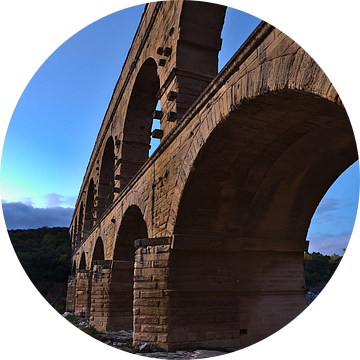 De stenen bogen van de Pont du Gard van Timon Schneider