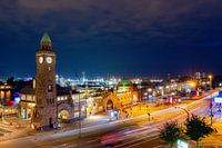 Lichtspuren an den Landungsbrücken