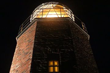 Vuurtoren bij Kampen op Sylt in de avond met baken van Martin Flechsig