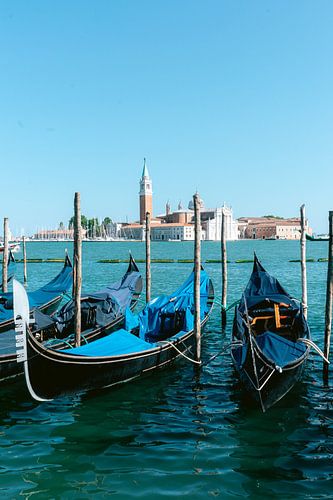 Gondels in het Canal Grande in Venetië
