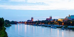 Skyline Magdeburg am Abend von Werner Dieterich