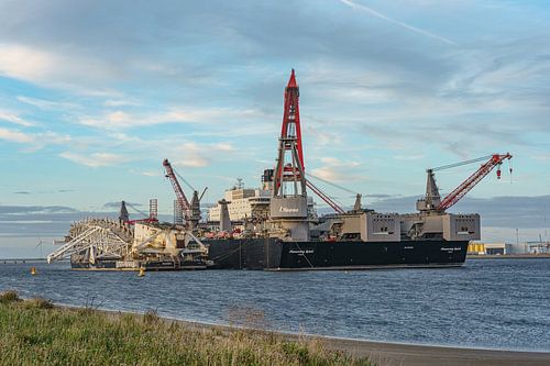 Het grootste schip ter wereld: Pioneering Spirit.