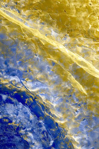 Abstract blauw met geel no. 1 van Diana Mets