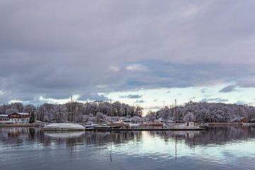 Uitzicht vanuit de stadshaven over de Warnow naar Gehlsdorf in het Hanzeverbond