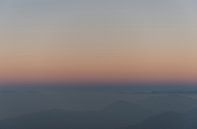 Abstracte zonsopkomst met pastel kleuren van Ellis Peeters thumbnail