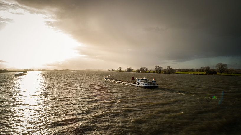 Motor freighter Corrente by Vincent van de Water