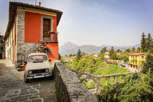 Italienisches Auto in Barga von norsface