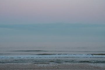 Pink glow, the sea by Heidi Mares