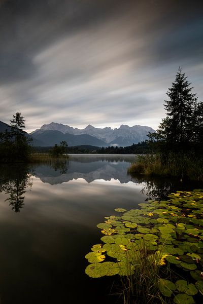 Morgens am Barmsee mit Blick zum Karwendelgebirge von Andreas Müller