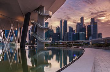 Singapore architecture at marina bay by Ilya Korzelius
