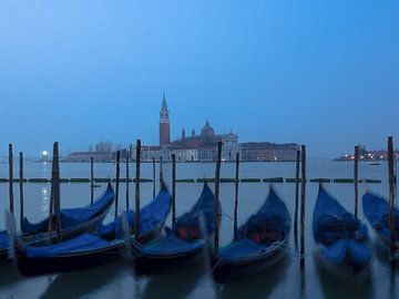 Venetië - Gondels voor San Giorgio Maggiore van Katrin May