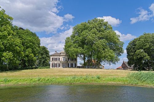 Kasteel Reuversweerd, tussen IJssel en  strang van Henk van Blijderveen