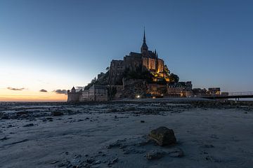 Der Mont St. Michel im Abendlicht von Brigitte Mulders