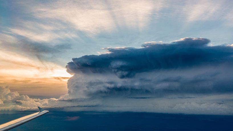 Thunderstorm flight by Denis Feiner