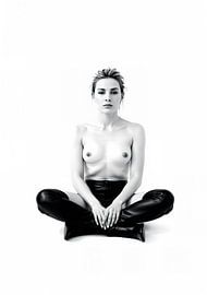 Attitude VI by Hugo Nereaux - Sqircle Art