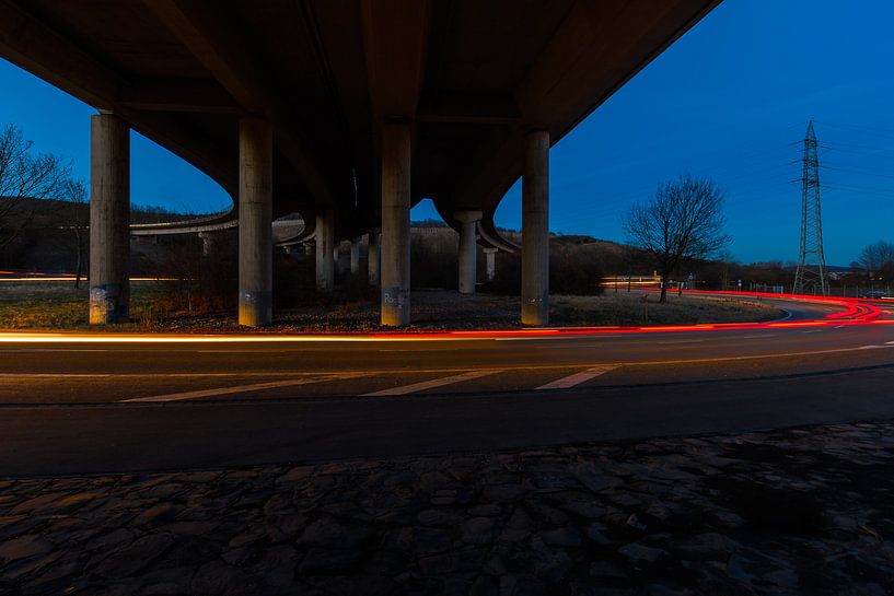 unter der Brücke by Heinz Grates