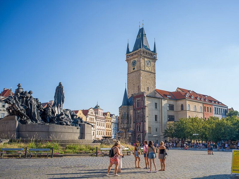 Prag - Altstädter Ring mit Altstädter Rathaus und Jan-Hus-Denkmal von t.ART