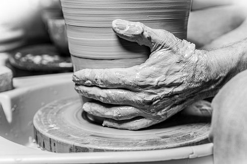 Potter/ceramist (craft in close-up)