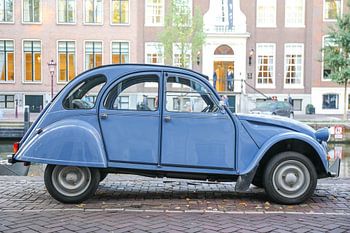 Citroen 2CV in Amsterdam