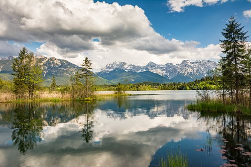 Barmsee près de Krün dans les montagnes de Karwendel (Bavière)