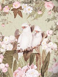 Exotische Vintage-Kakadus in einem schönen Redouté Rosen Dschungel 1 von Floral Abstractions