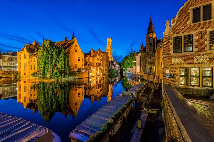Rozenhoedkaai in Bruges by Bert Beckers