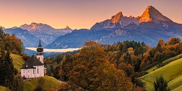 Herfst en zonsopkomst bij Bedevaartskerk Maria Gern