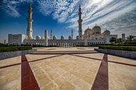 Sheik Zayed Mosque rond het middaguur van Rene Siebring thumbnail