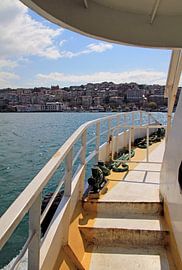 Op een veerboot in Istanbul van Lensw0rld
