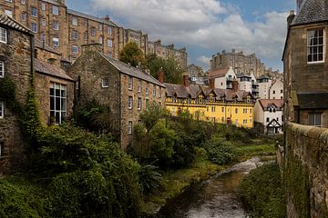 Dean Village en Water of Leith, Edinburgh van Theo Fokker