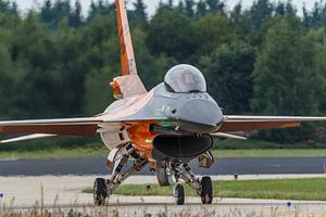 KLu F-16 Solo Display Team 2013 avec le Lion Orange.