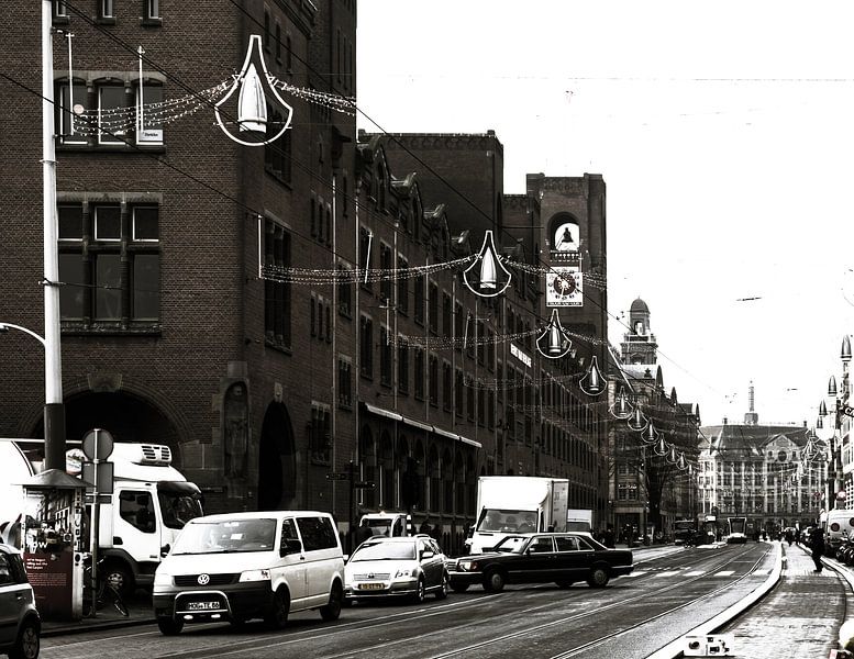 Damrak en beurs van Berlage by Peter Bouwknegt