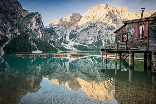 Pragser Wildsee meer in de Dolomieten van iPics Photography