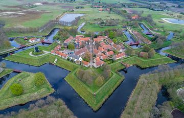 Landschap vanuit de lucht Bourtange vestingdorp van Marcel Kerdijk