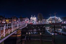 Harlingen, stadhuis en schip 'De Witte Swaen' van Edwin Kooren
