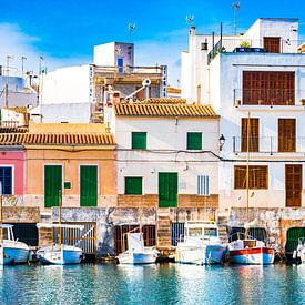 Vue du magnifique port de Portocolom, à Majorque, sur Alex Winter