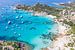 Schwimmende Boote in der Nähe der Maddalena-Inseln, Sardinien von Bernardine de Laat